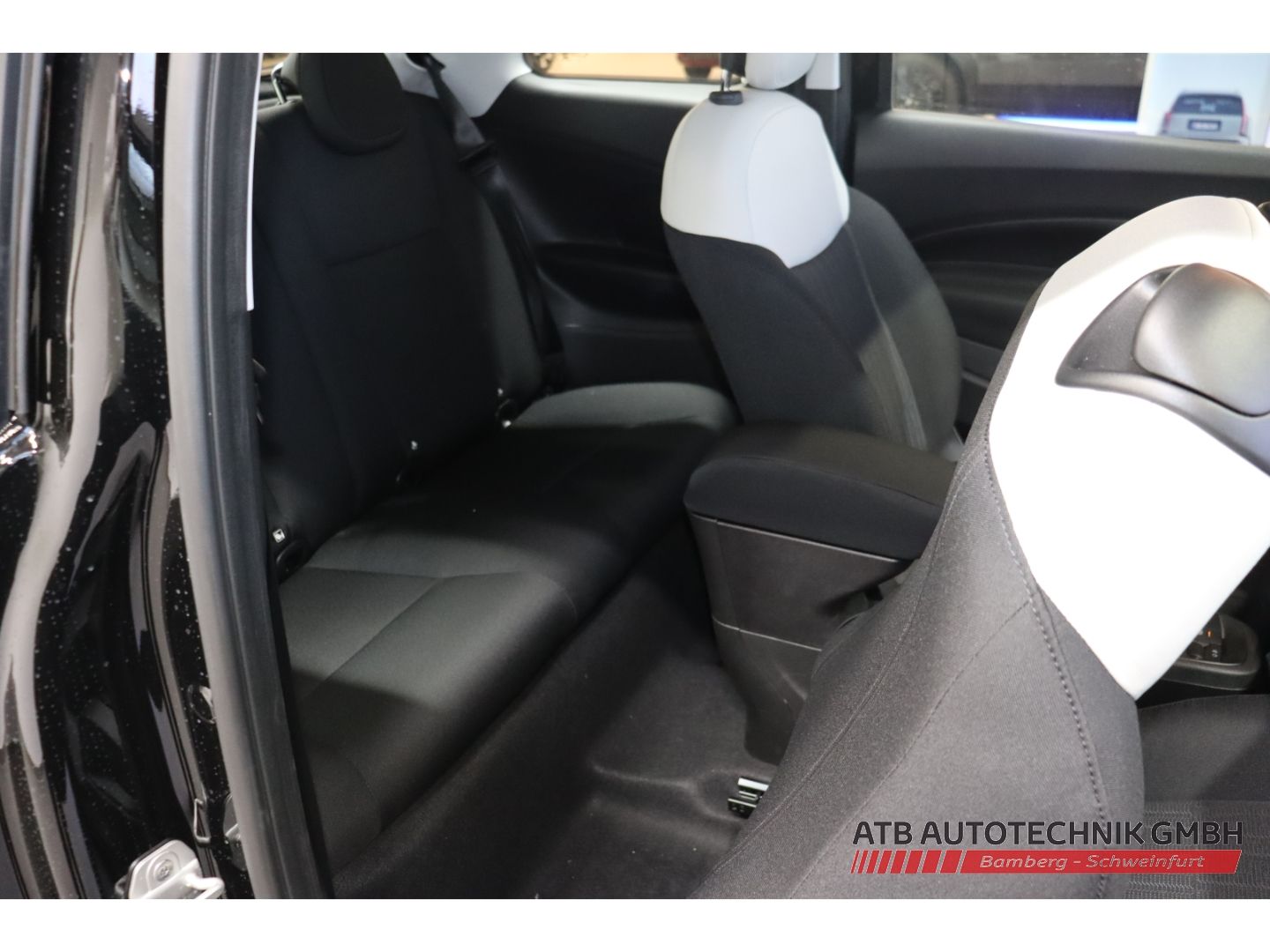 Fahrzeugabbildung Fiat 500 1.0l Hybrid ICON Apple CarPlay Klimaautom DA