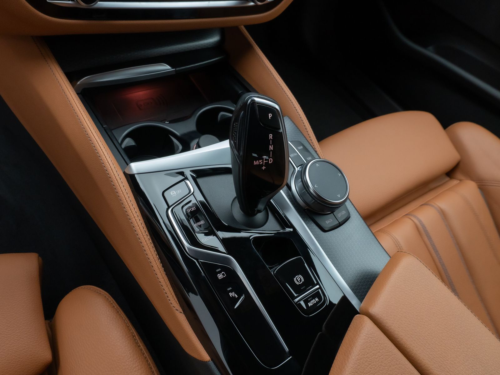 Fahrzeugabbildung BMW 530e M Sport Kamera Laser HUD DAB HiFi Komfort