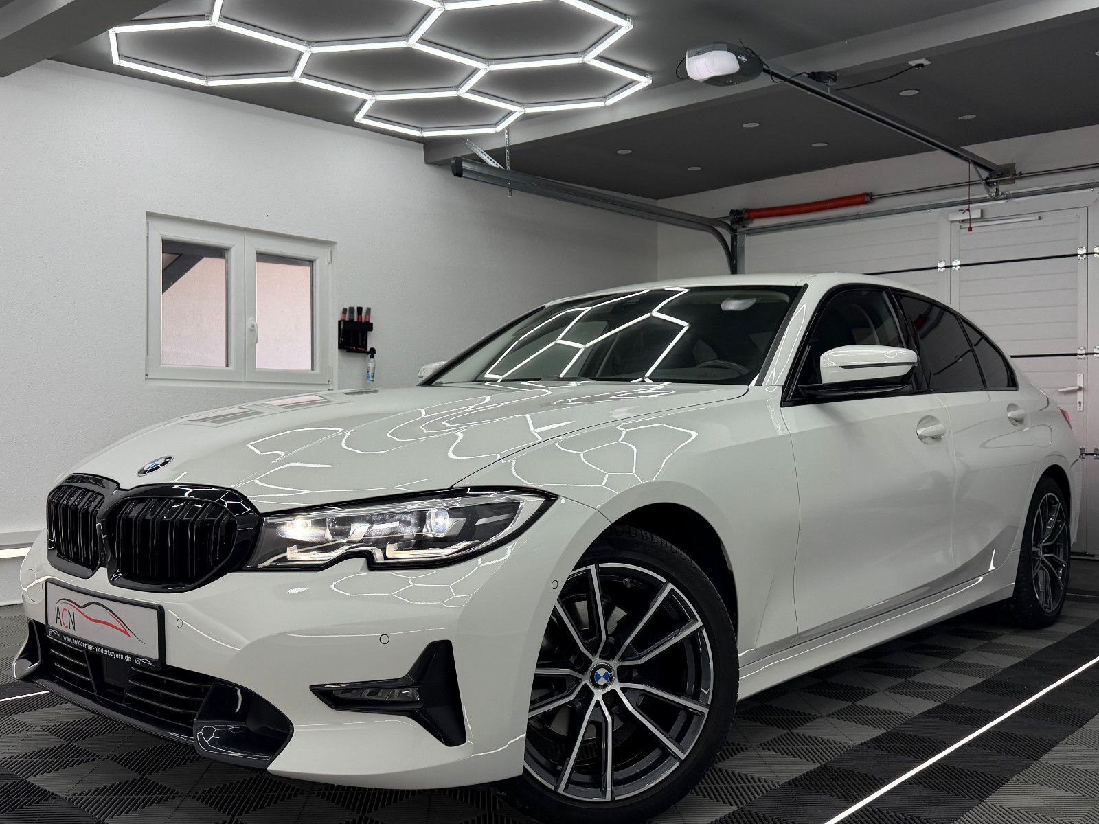 Fahrzeugabbildung BMW 320 i SPORT LINE/LED/DAB/KAMERA/VRTL COCKPIT/ACC