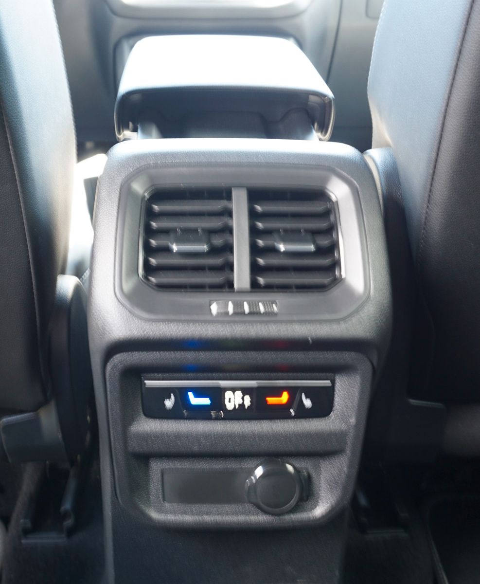 Fahrzeugabbildung Volkswagen Tiguan Allspace R-Line 4M LED,Navi,PDC,AHK