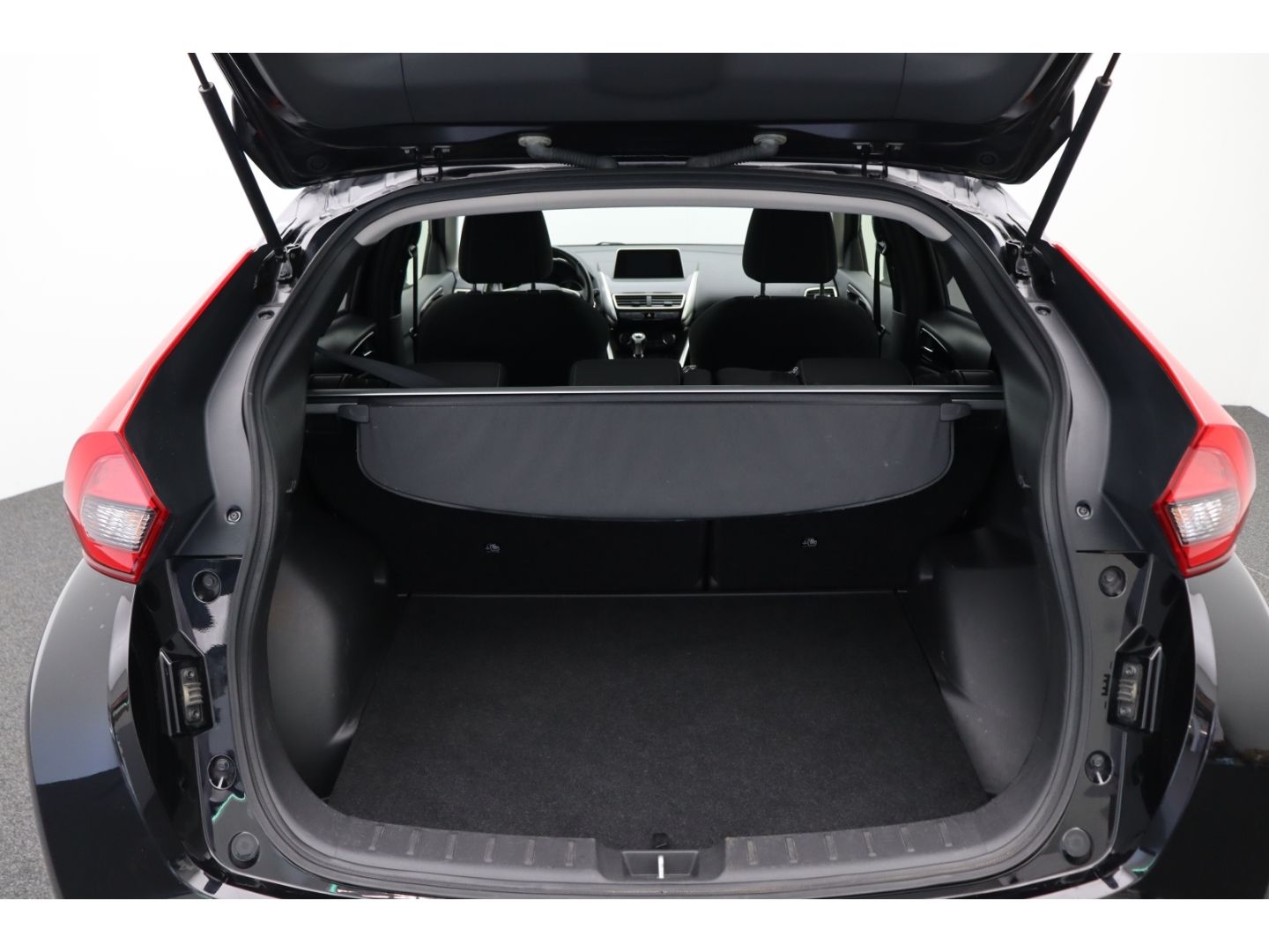 Fahrzeugabbildung Mitsubishi Eclipse Cross Intro Edition 2WD ACC Totwinkelass