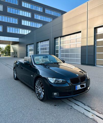 BMW 320i E93 Cabrio schwarz, Klima PDC Kam...