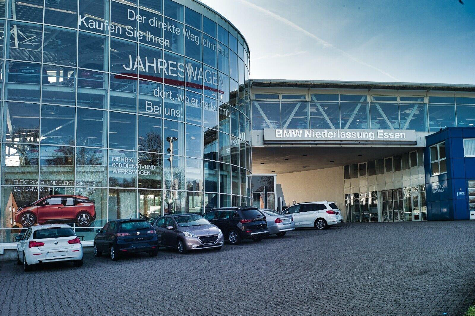 showroom-image-top
