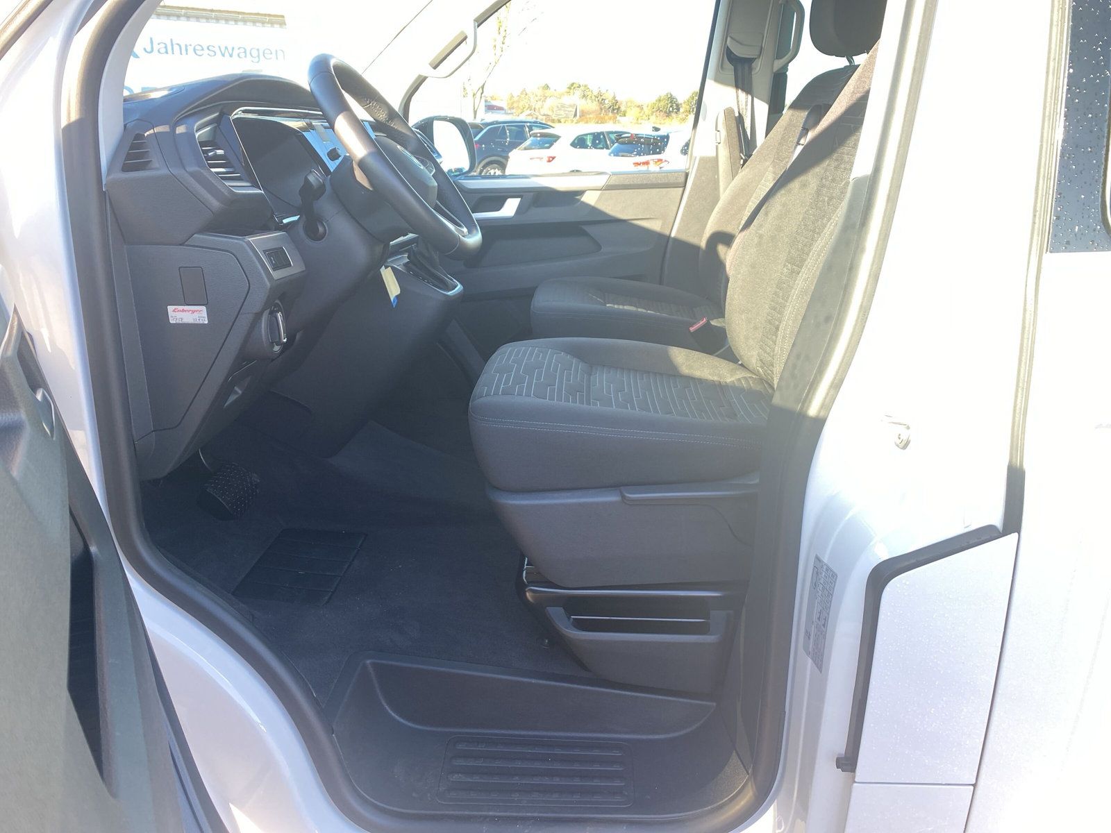 Fahrzeugabbildung Volkswagen T6 Multivan 2.0 TDI DSG 4M Edition BEHINDERTENGE