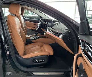 Fahrzeugabbildung BMW 530d xD Luxury Line ACC HUD Kamera Panorama DAB