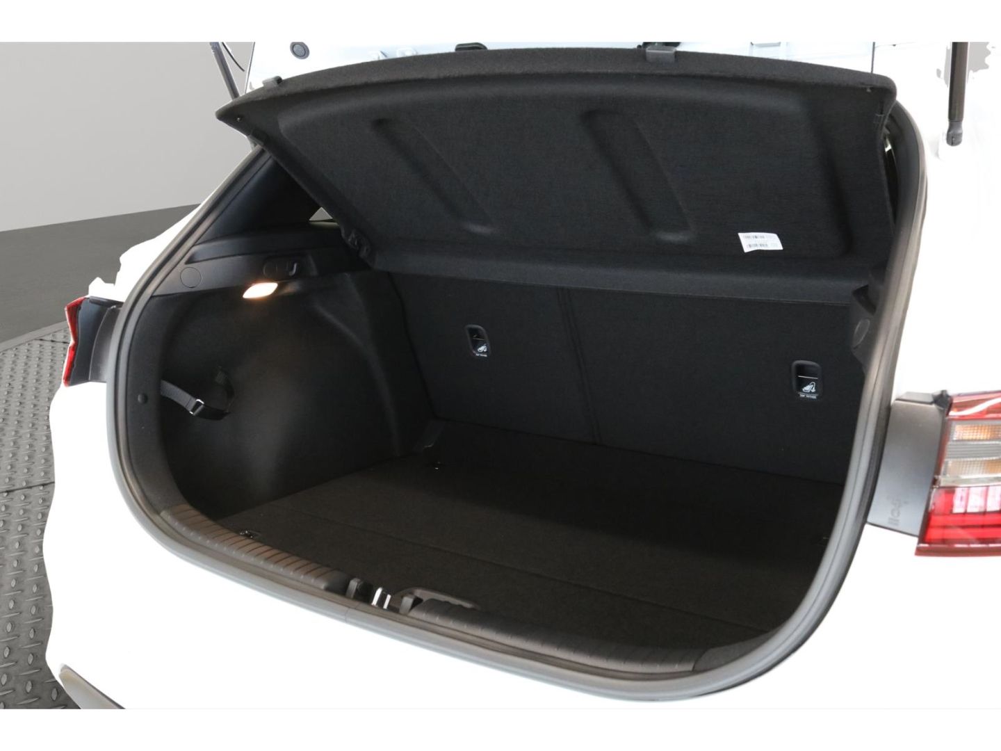 Fahrzeugabbildung Kia Ceed Ultimate Kamera Navi Style-Paket SHZ LED