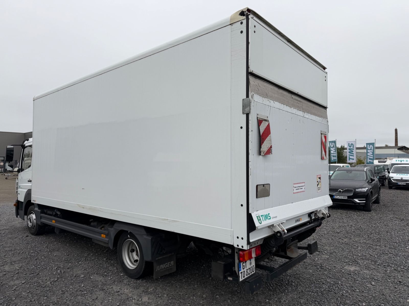 Fahrzeugabbildung Mercedes-Benz Atego 818L Koffer LBW