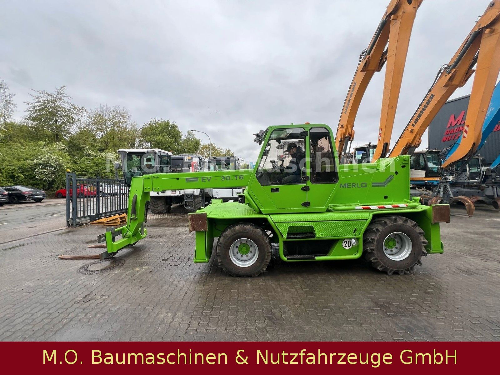 Fahrzeugabbildung Merlo Roto 30.16 EV / Palettengabel / SW /