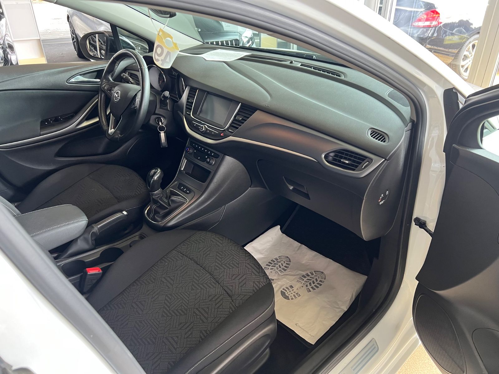 Fahrzeugabbildung Opel Astra K Lim. 5-trg. Active Start/Stop
