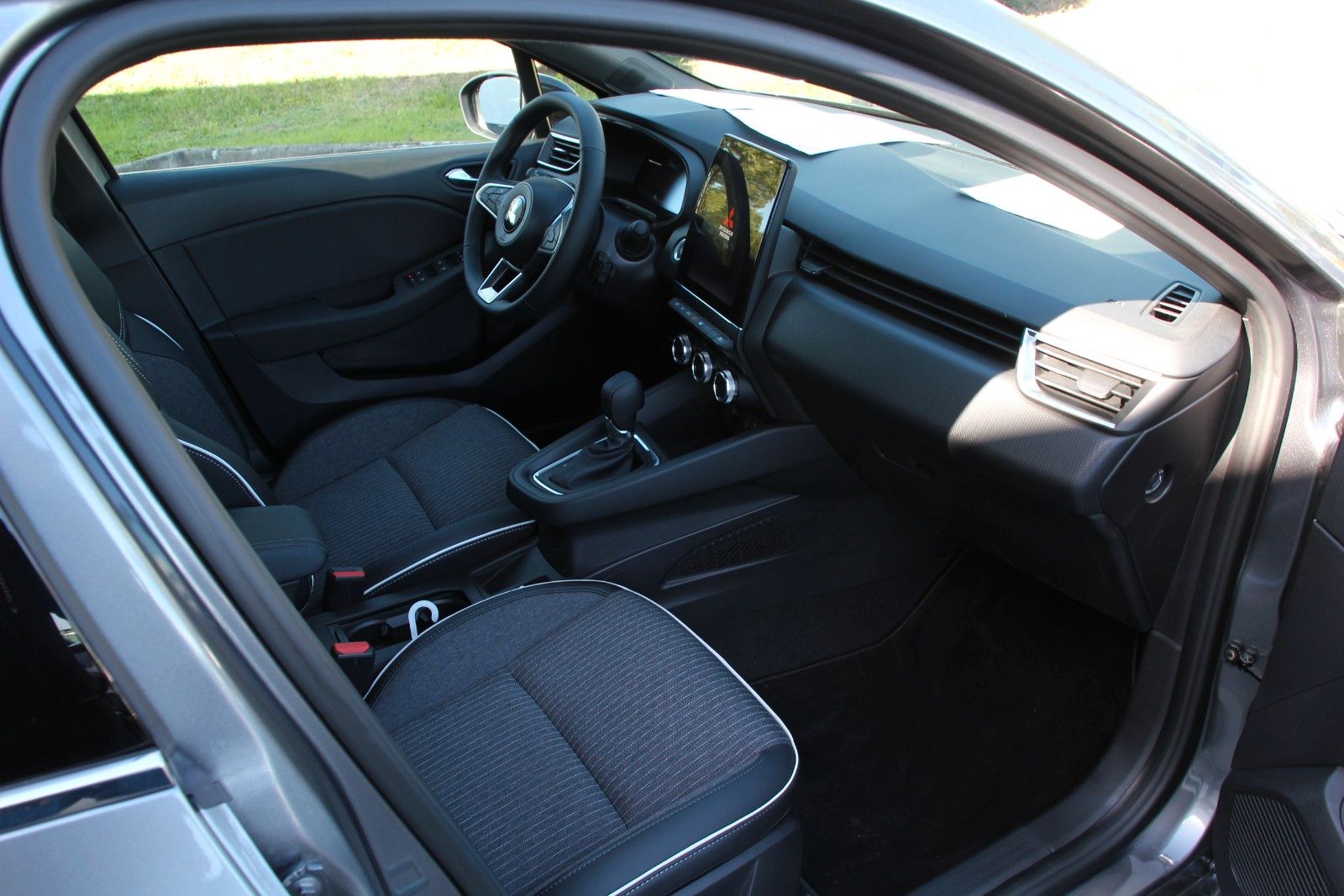 Fahrzeugabbildung Mitsubishi Colt Select Hybrid
