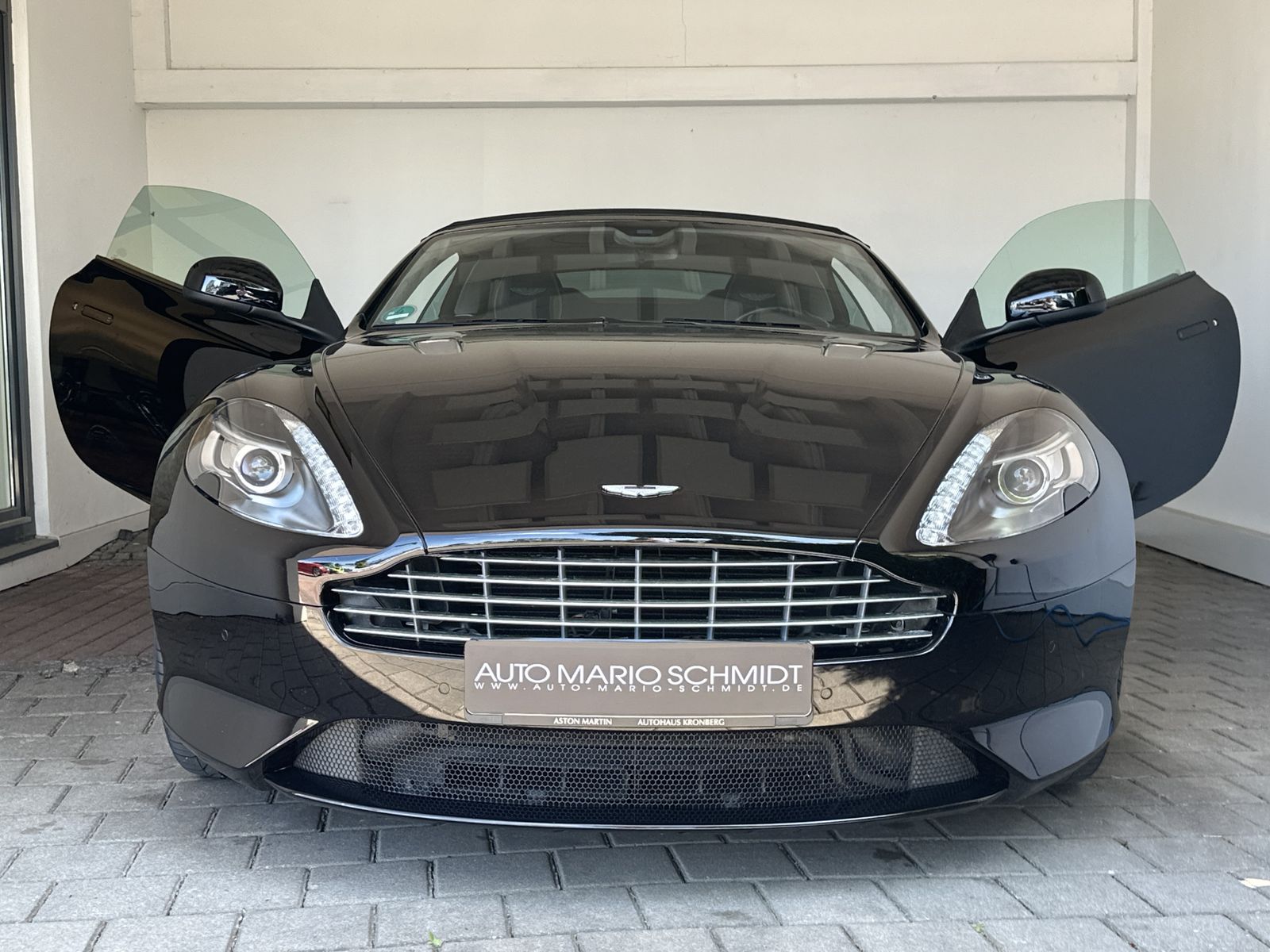 ASTON MARTIN DB9
