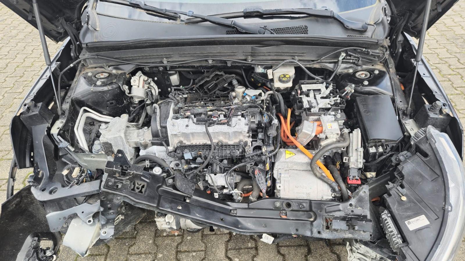 Volvo XC 40 R Design Recharge 2WD*Leder*LED*Sportfahrw