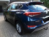 Hyundai TUCSON 2.0 CRDI Style blue 2 WD NAV,AHK, Kamera - Hyundai TUCSON von privat