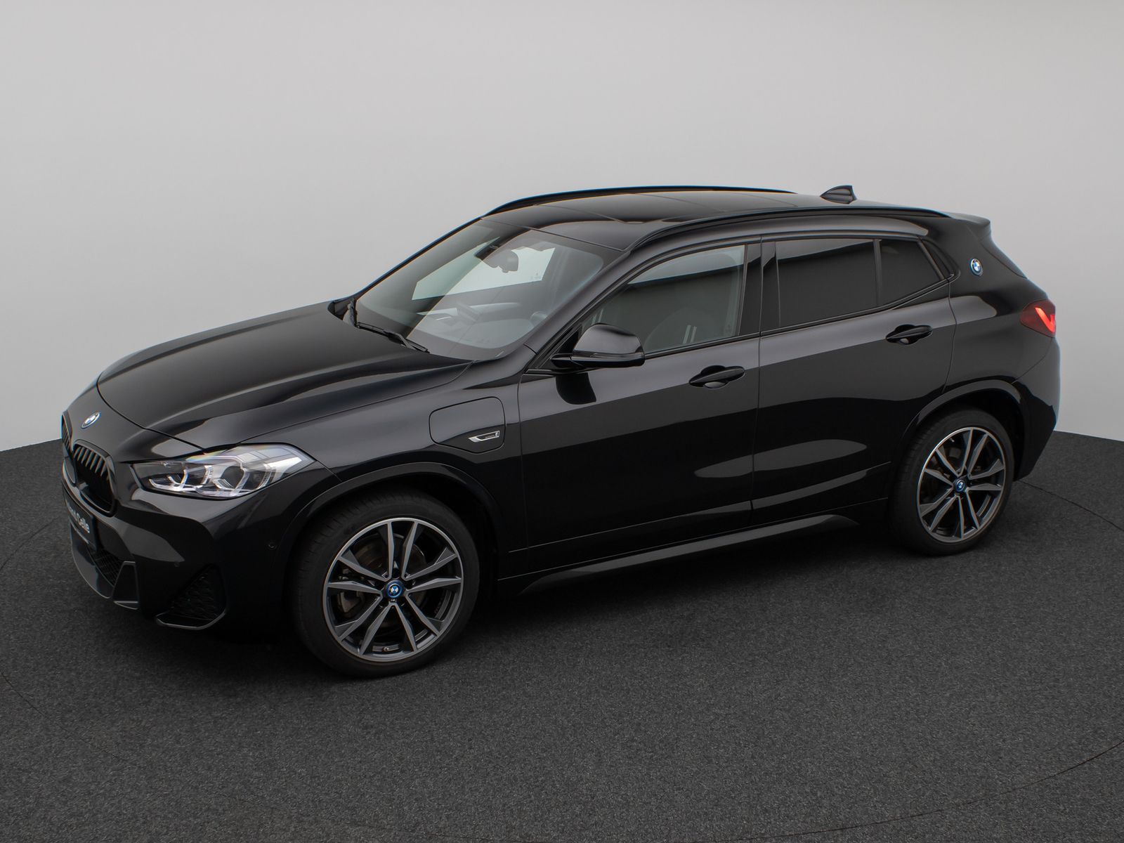 Fahrzeugabbildung BMW X2 xD25e M Sport HUD DAB Kamera Alarm Panorama