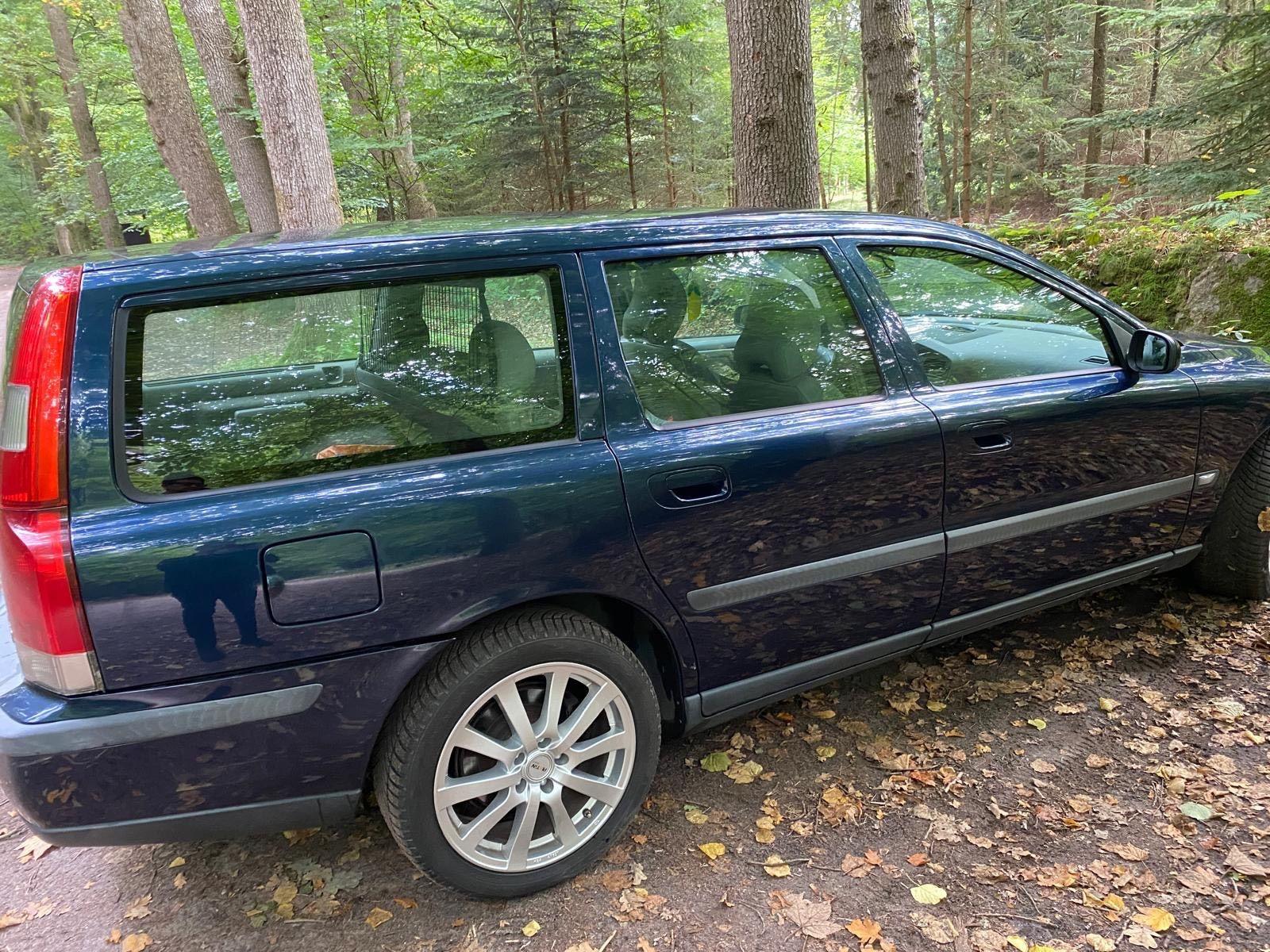 Volvo V70 2004 — салон