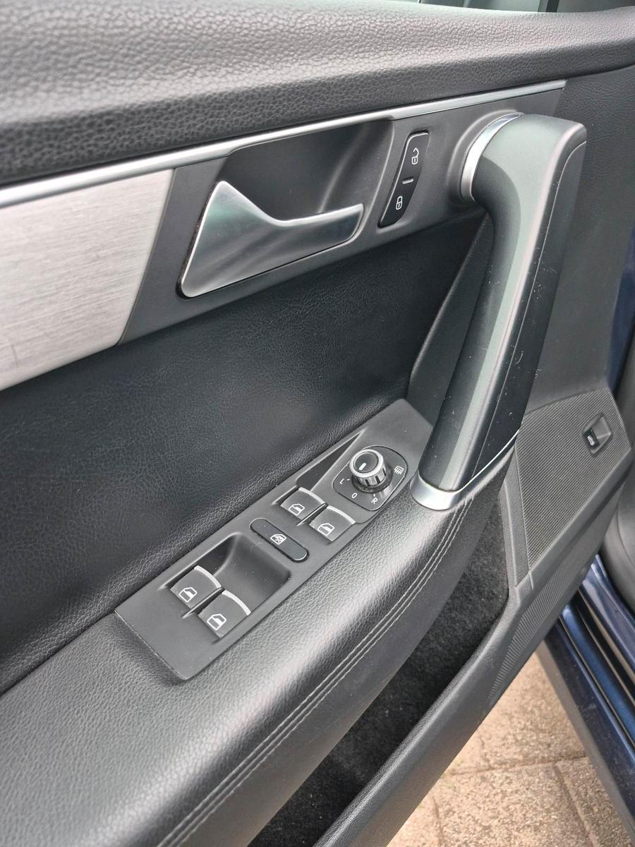 Volkswagen Passat 2012 — photo 10