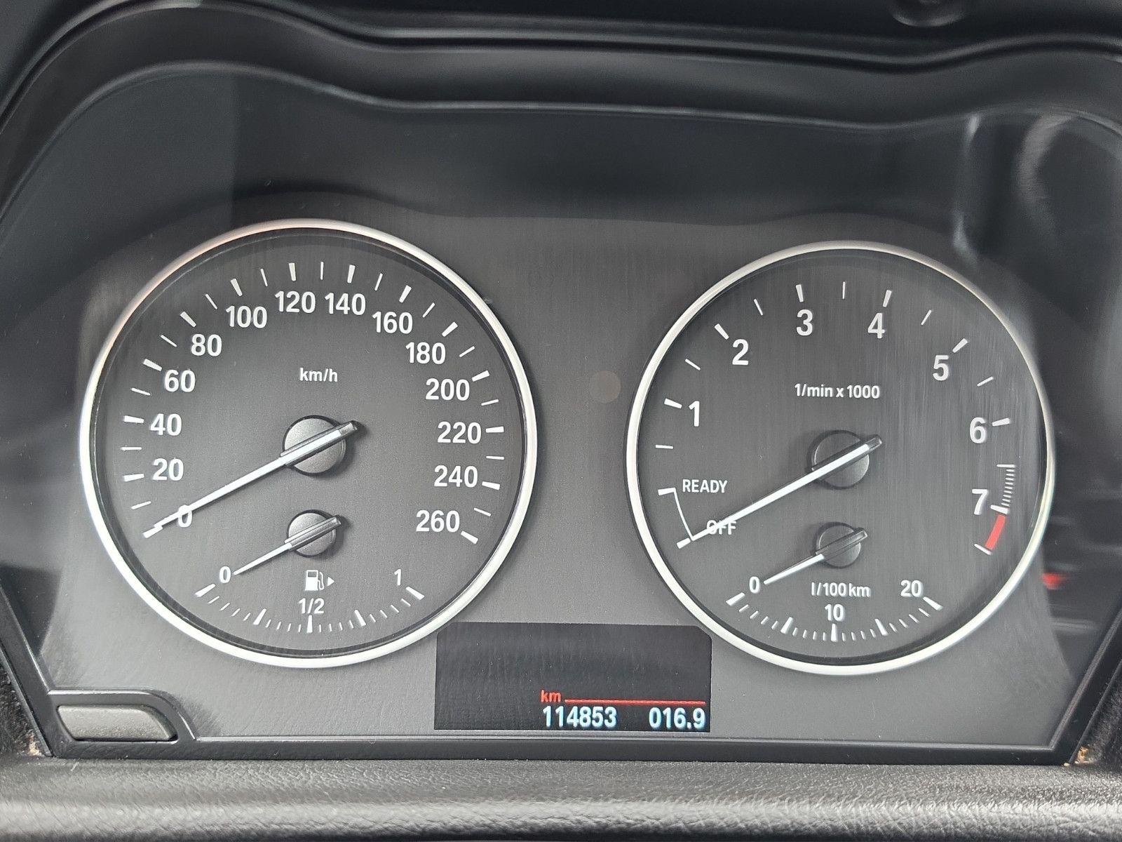 Fahrzeugabbildung BMW 218 2 Active Tourer 218 i TÜV SERVICE NEU