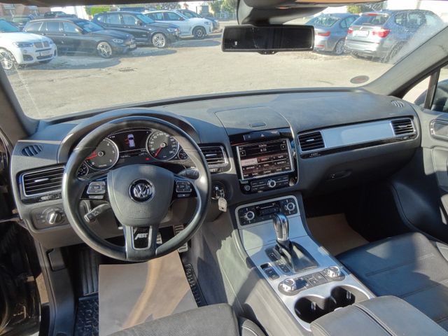 Fahrzeugabbildung Volkswagen Touareg V6 TDI/Xenon/Leder/Kam/Luft/2.Hd/AHK/Nav
