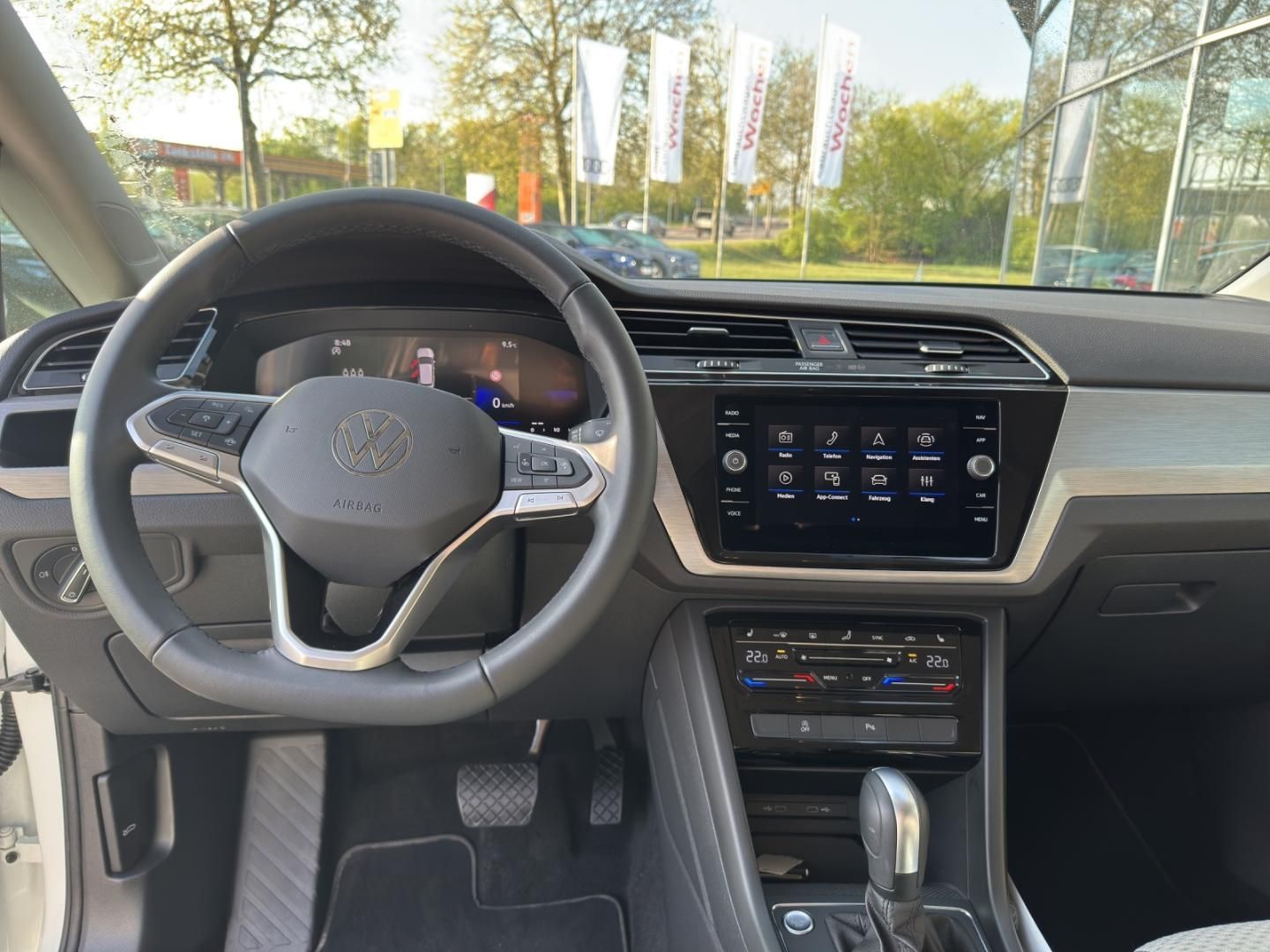 Fahrzeugabbildung Volkswagen Touran Comfortline 1.5 TSI-DSG,7-Sitzer,Rückf.-K