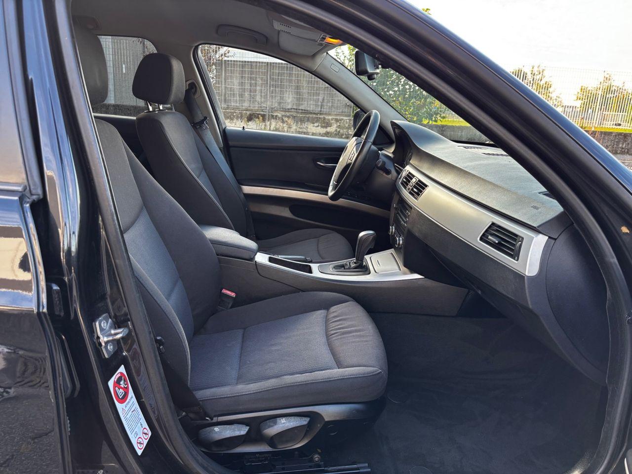 BMW 320 2009 — photo 14