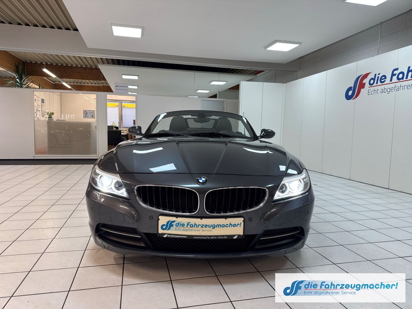 Fahrzeugabbildung BMW Z4 sdrive 18 i Roadster El. Verdeck AD Leder Xen