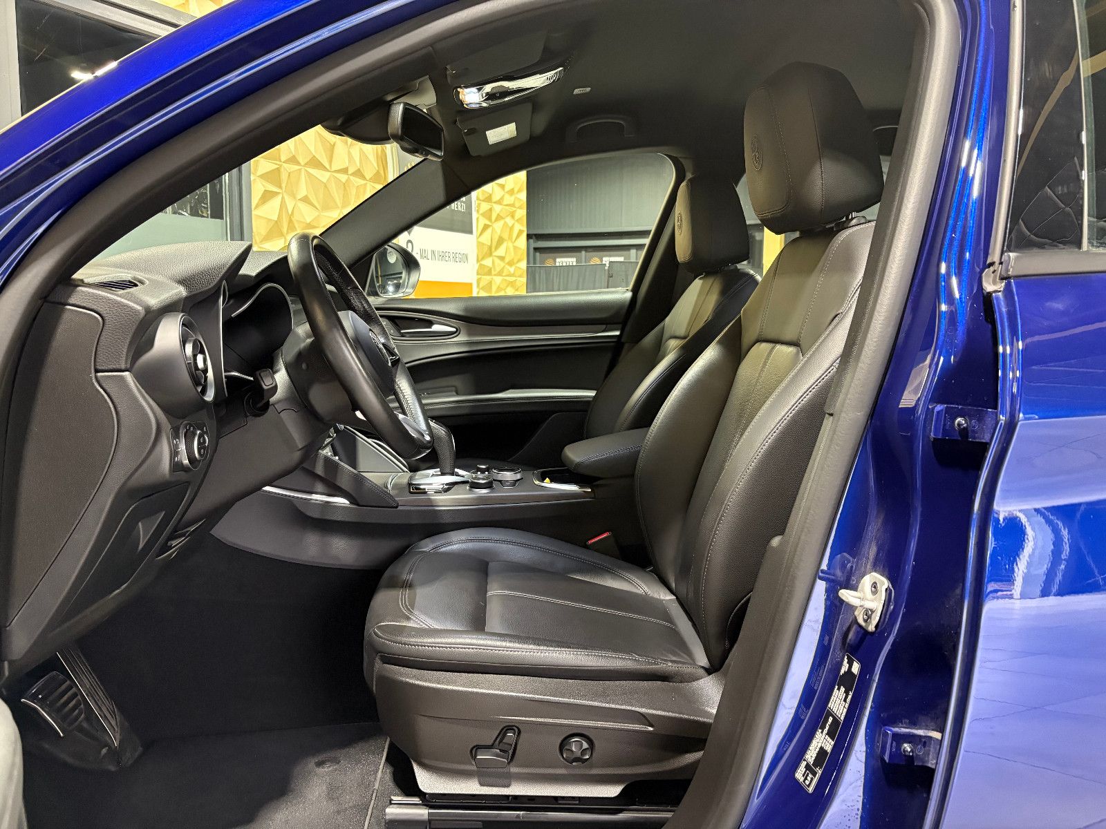 Fahrzeugabbildung Alfa Romeo Stelvio Ti Q4/MEMORY/NAVI/KAMERA/ACC/KLIMA