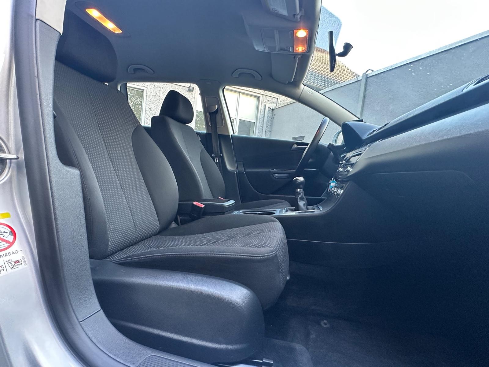 Volkswagen Passat 2010 — photo 20
