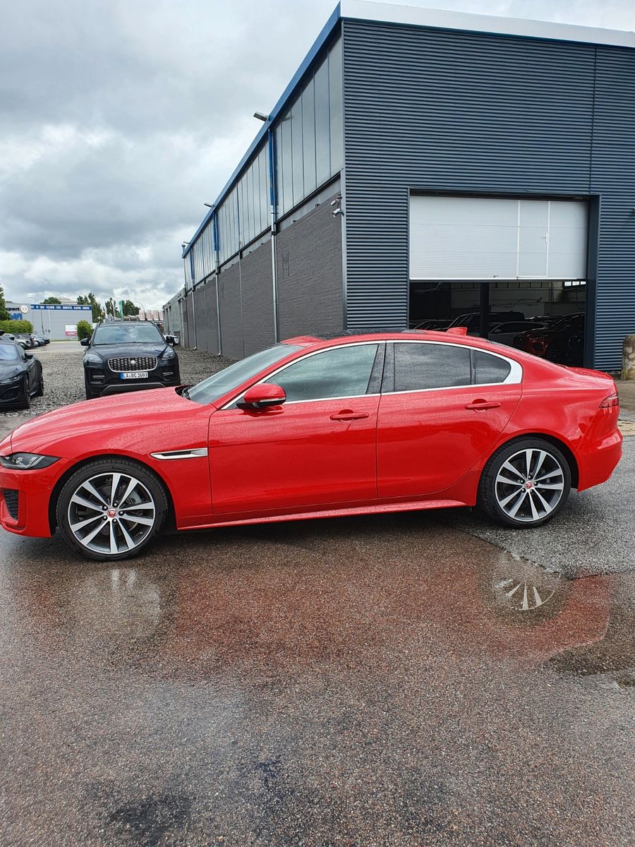 JAGUAR XE