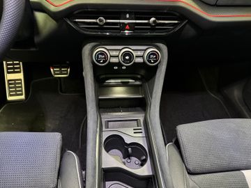 Fahrzeugverkauf 25 Skoda Kodiaq 1.5 TSI Sportline 7-Sitze*Panodach*AHK*