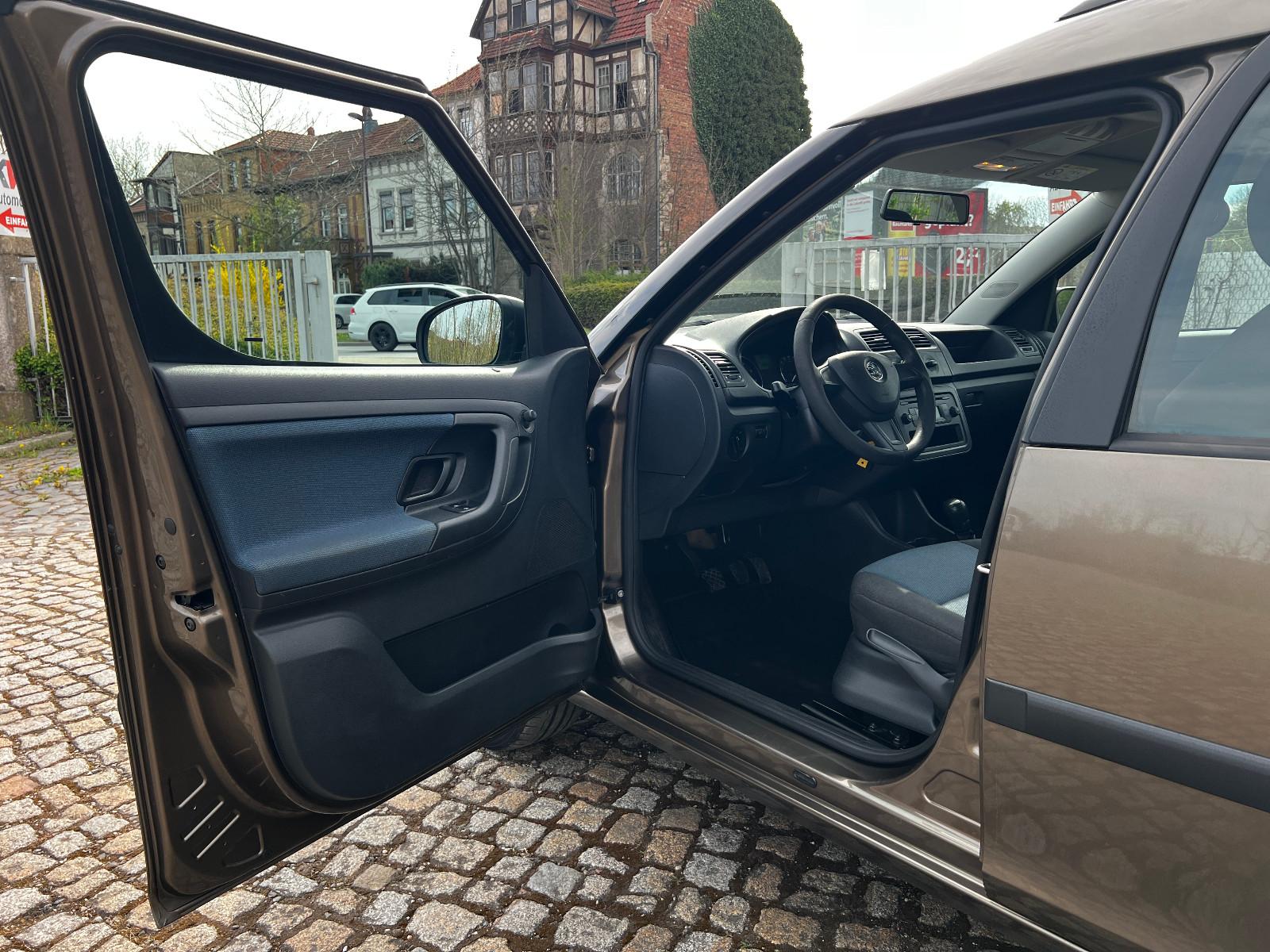 Skoda Roomster 2015 — фото 8