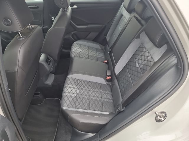 Fahrzeugabbildung Volkswagen T-Roc 1.0 TSI R-LINE LED APP CONNECT SHZ PDC DAB
