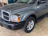 Dodge Durango 5.7 Hemi V8 4X4 7-Sitzer Leder Klima AHK - graue Dodge Durango