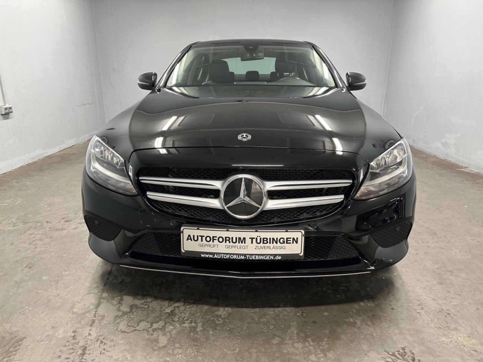 Fahrzeugabbildung Mercedes-Benz C 300 de Autom. AVANTGARDE*PANORAMA*AHK*TEMPO*