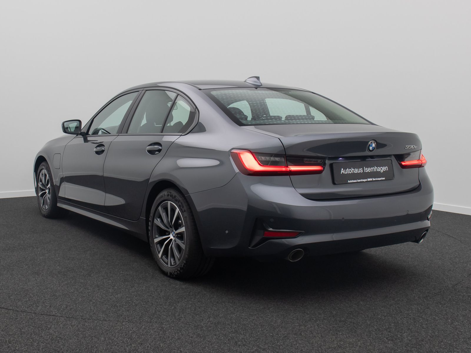 Fahrzeugabbildung BMW 330e 360°Laser HUD DAB HiFi Komfort Sport Leder