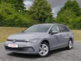 Volkswagen Golf VIII 1.0 eTSI Life DSG LED ACC Navi PDC USB - Volkswagen Golf: Kombi, Viii