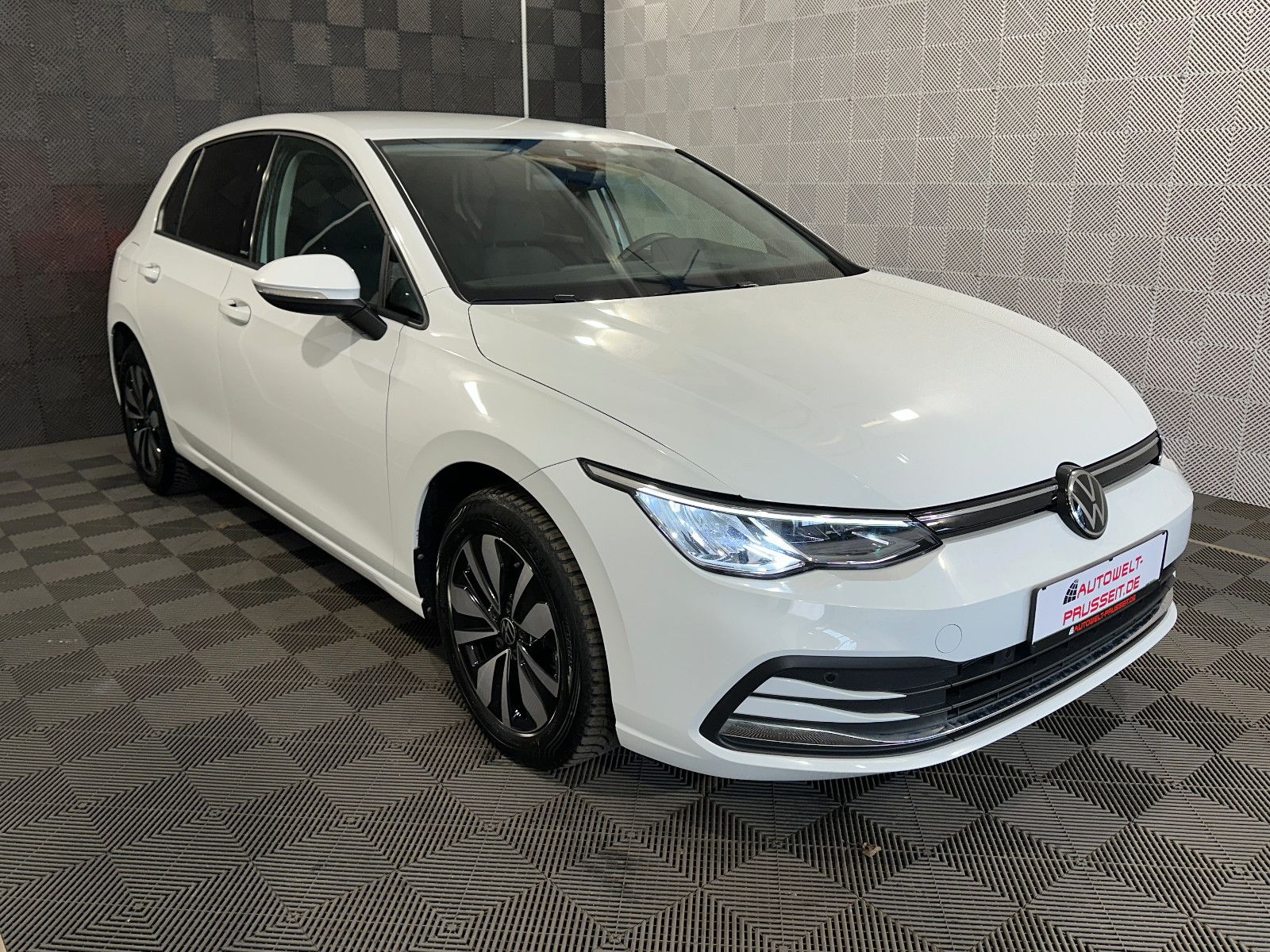 Gebrauchtwagen Volkswagen Golf Golf VIII 2.0 TDI*MOVE*LED-AHK-ACC-R.KAM-LHZ-DSG in Horb am Neckar