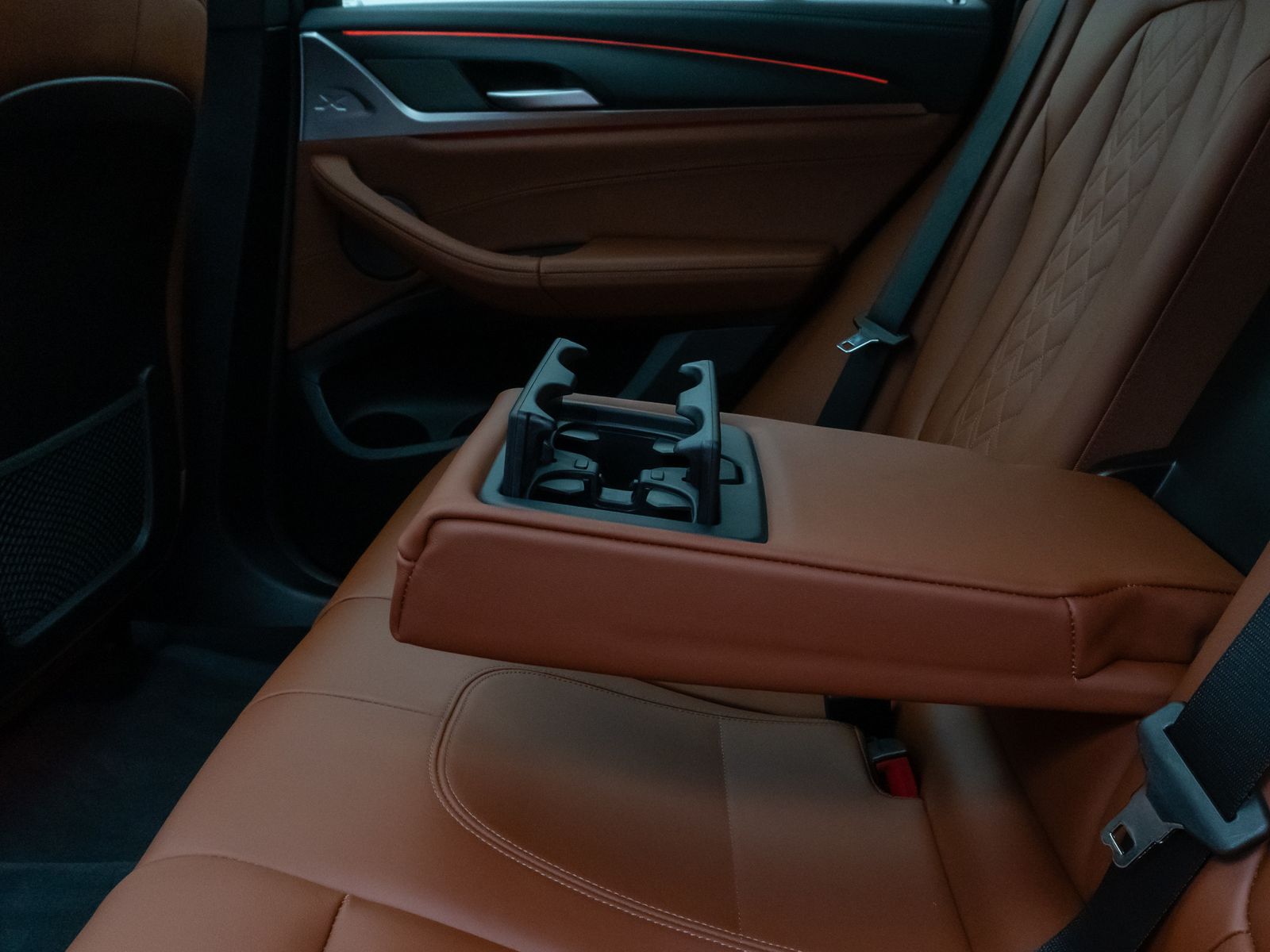 Fahrzeugabbildung BMW X4 M40i Panorama Kamera Laser HUD DAB H/K 21Zoll