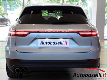 Porsche Cayenne - 10
