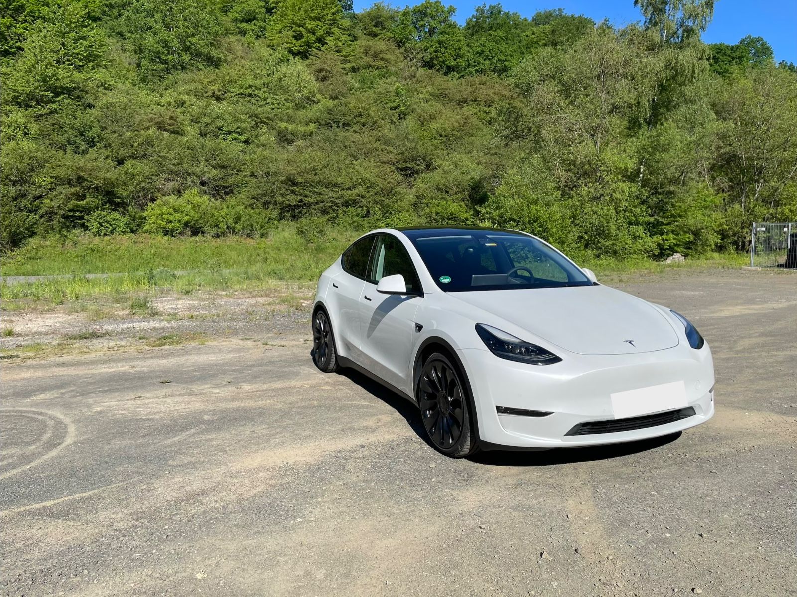 TESLA Model Y Performance Dual Motor AWD + AHK