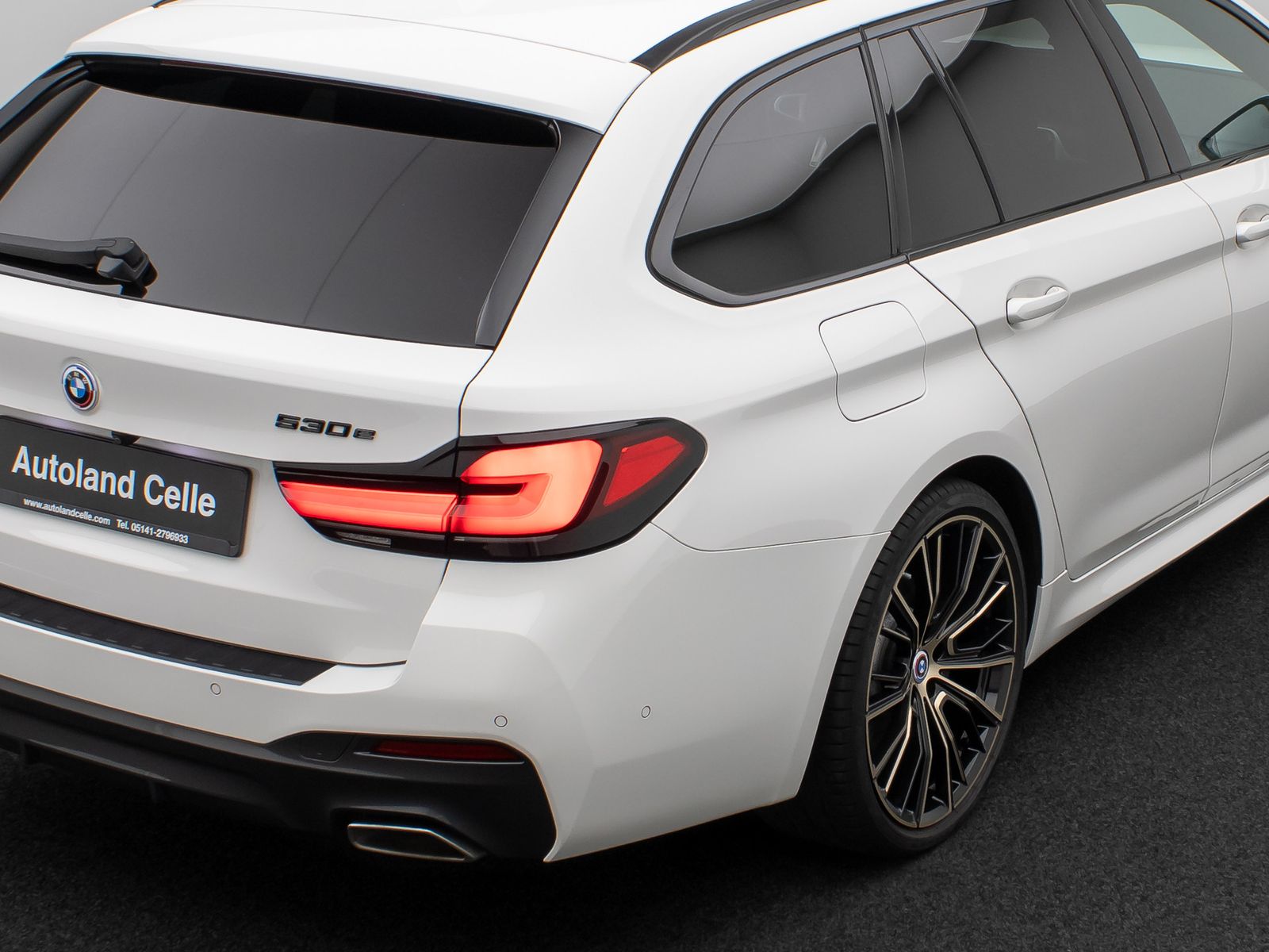 Fahrzeugabbildung BMW 530e M Sport Panorama 360°Laser HUD Komfort 20"