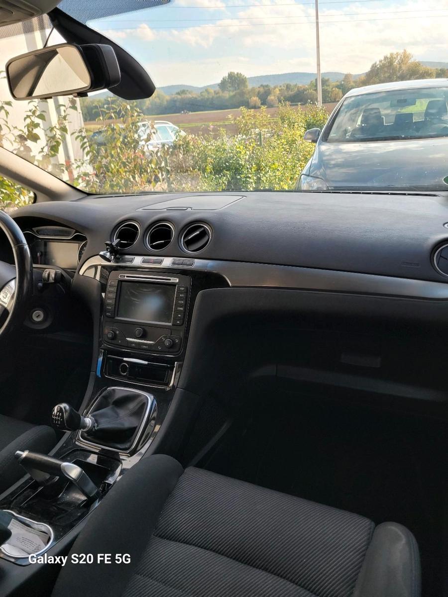 Ford S-MAX 2011 — photo 10
