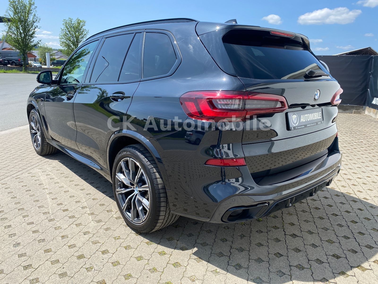 Fahrzeugabbildung BMW X5 xDrive 40d M-Sport/laser/Head-Up/Pano/ACC/AHK