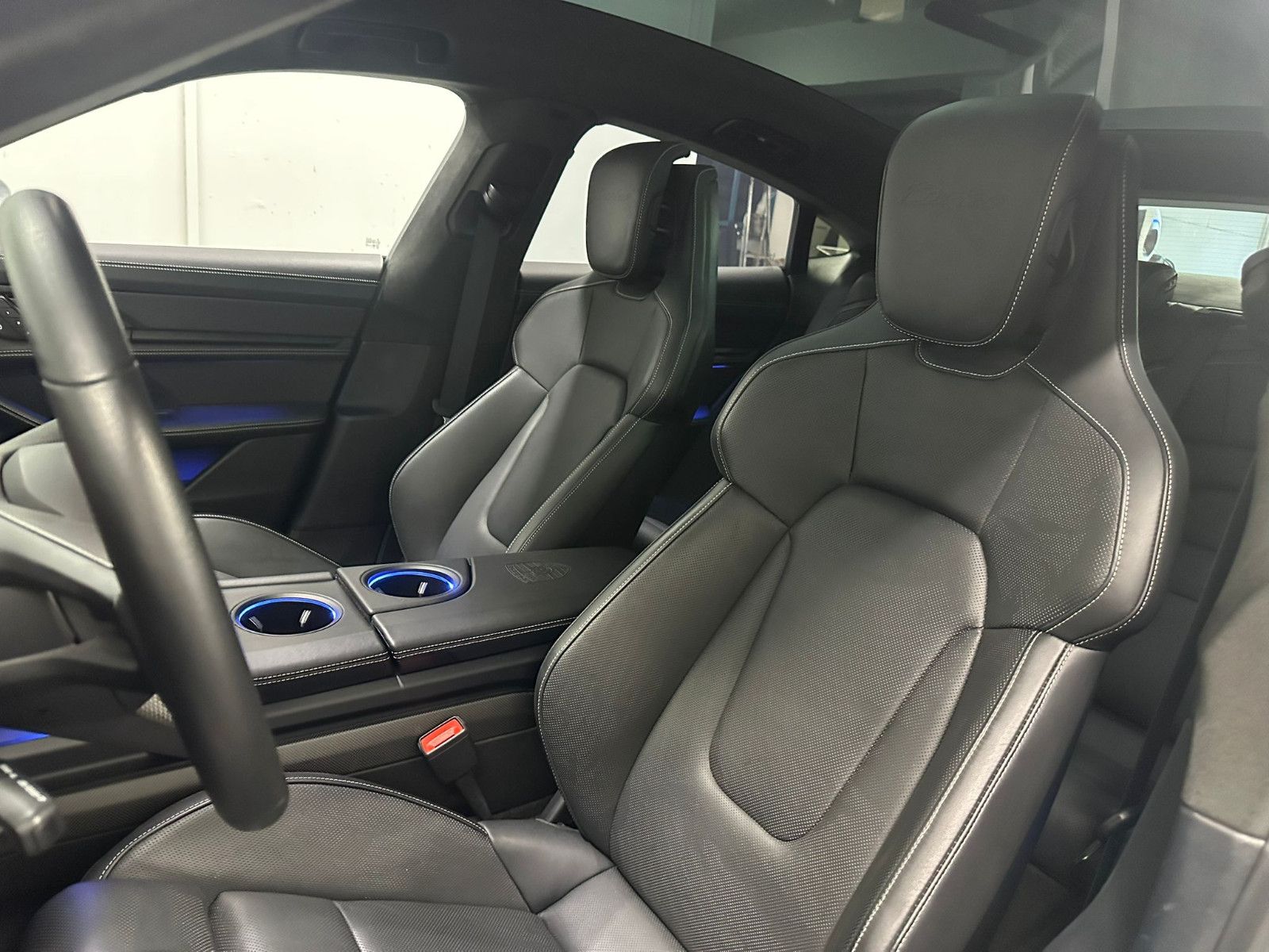 Fahrzeugabbildung Porsche Taycan Turbo *VOLL*KERAMIC*PANORAMA*