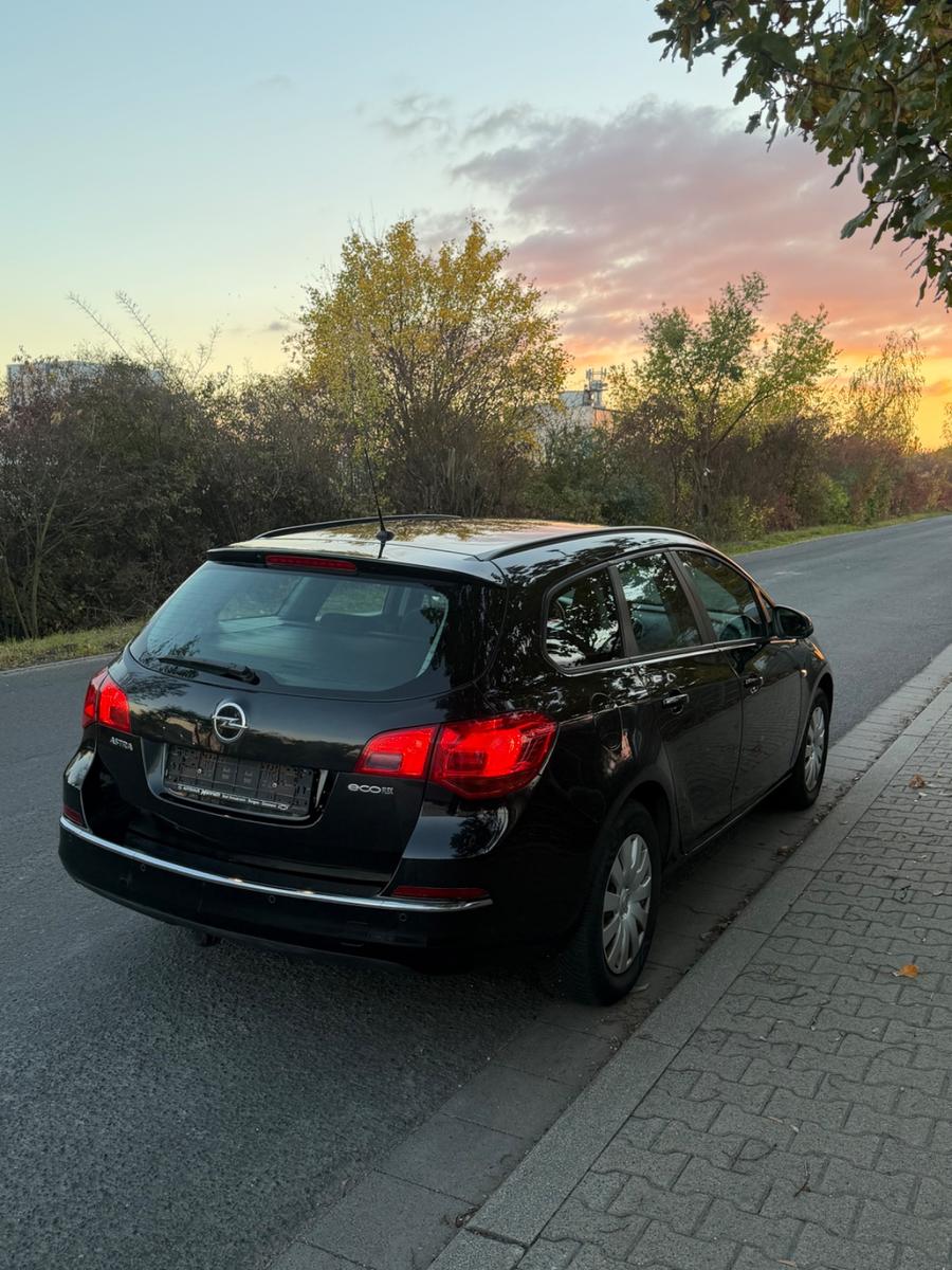 Opel Astra 2014 — photo 6