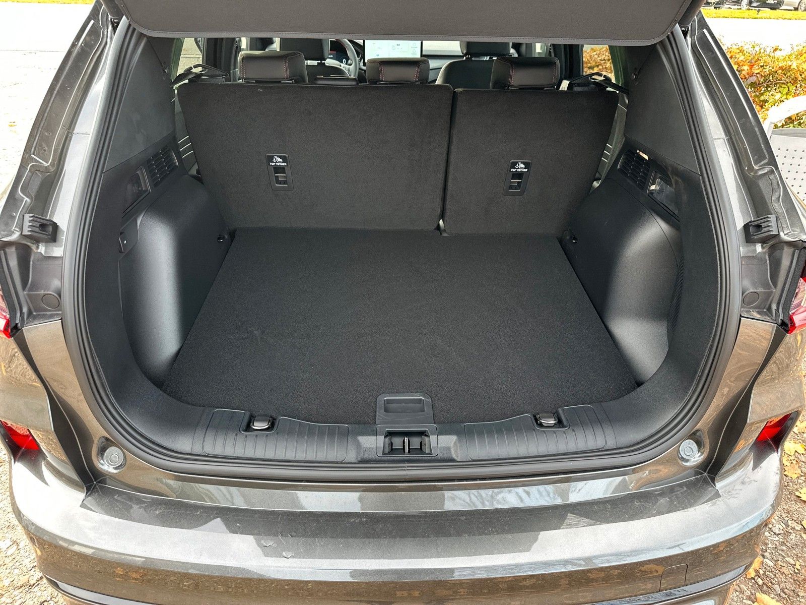 Fahrzeugabbildung Ford Kuga ST-Line X, WINTER-PAKET, LED-SCHEINWERFER