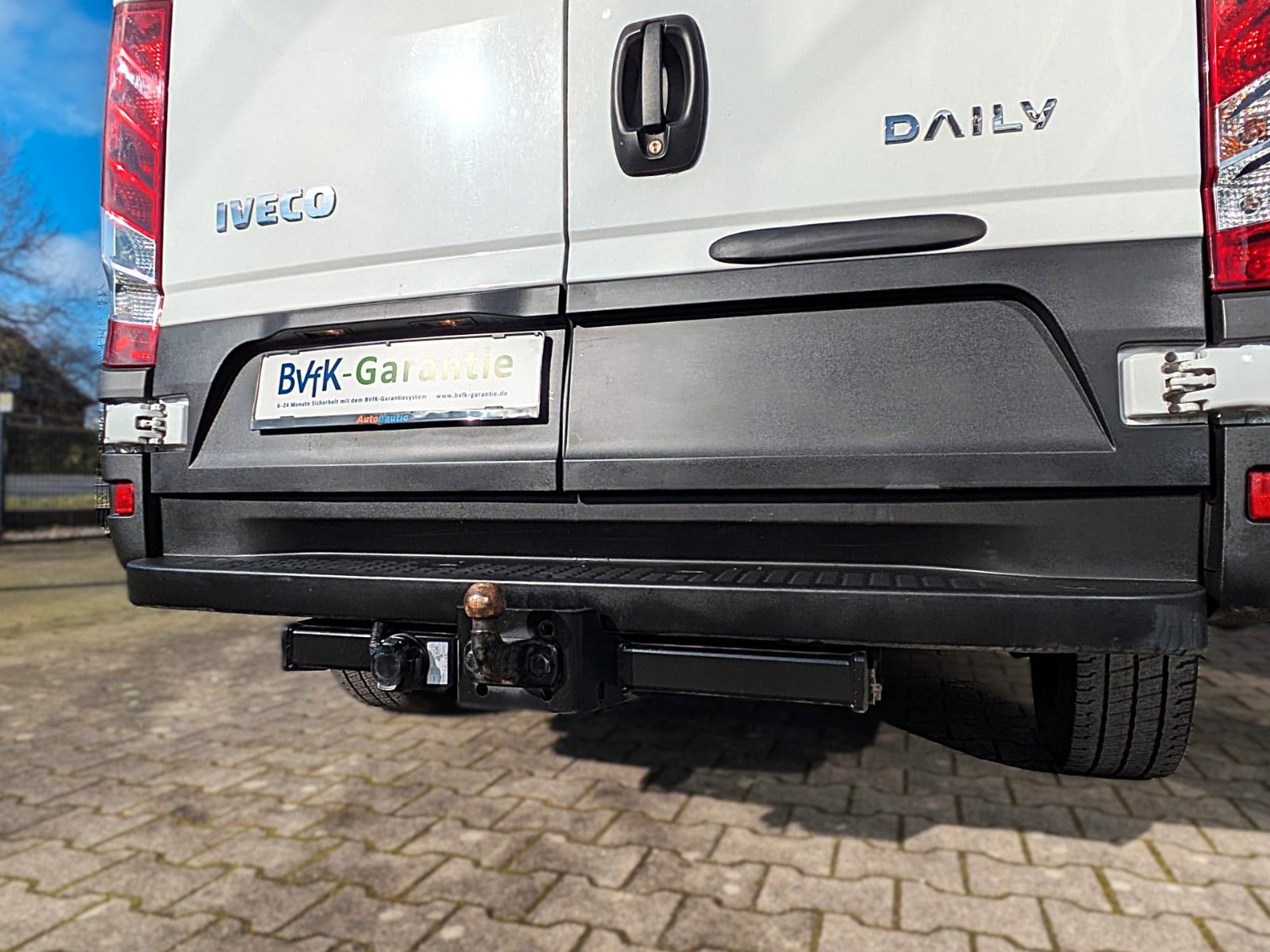 Fahrzeugabbildung Iveco Daily DOKA KASTEN 6 SITZE KLIMA NAVI STANDH. CAM