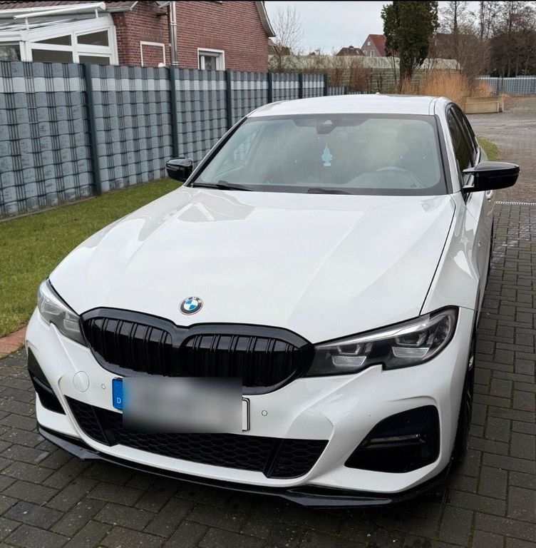Image of BMW 320