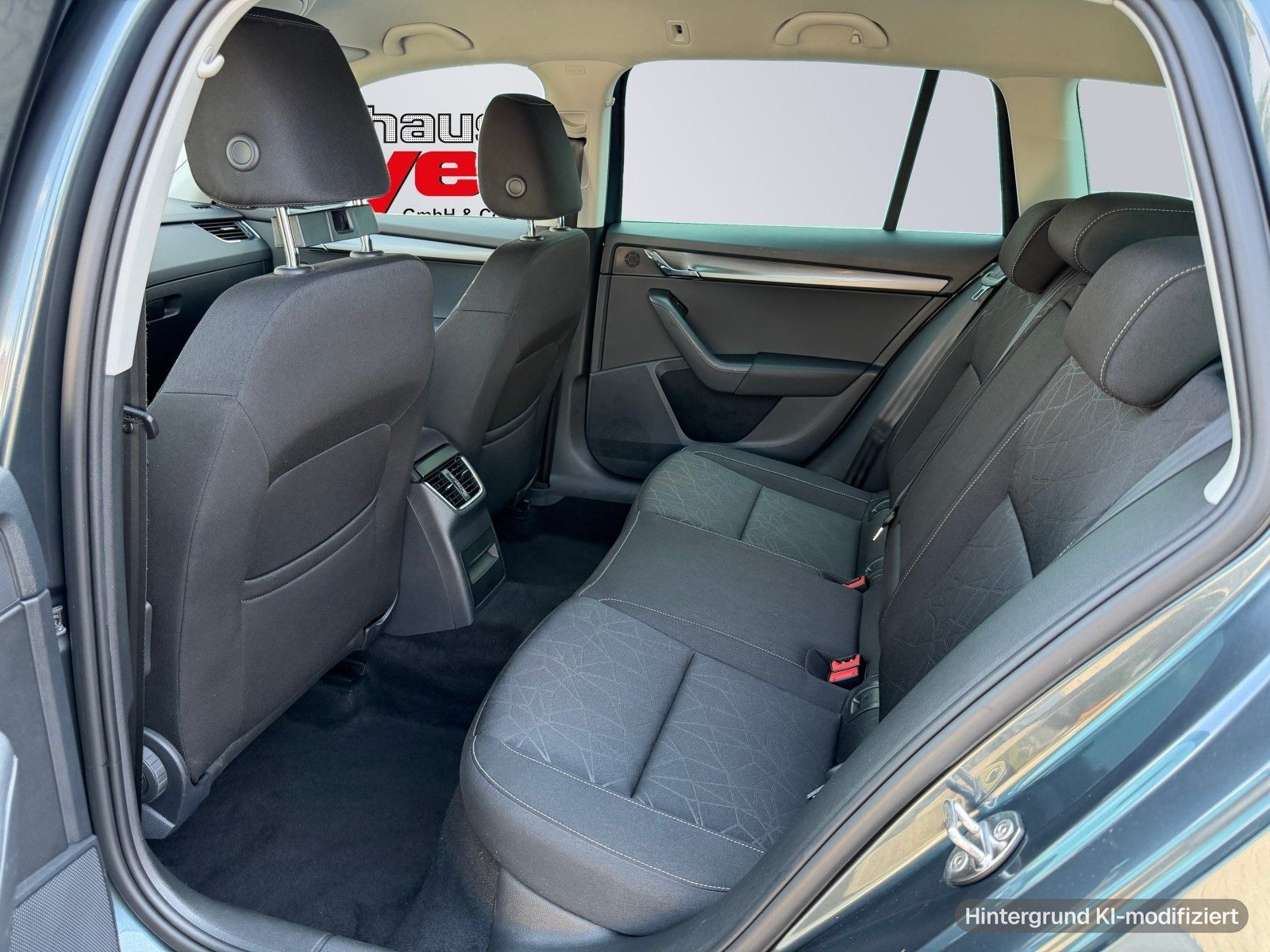 Skoda Octavia Combi 1.8 CLEVER 4x4 DSG NAVI foto 18