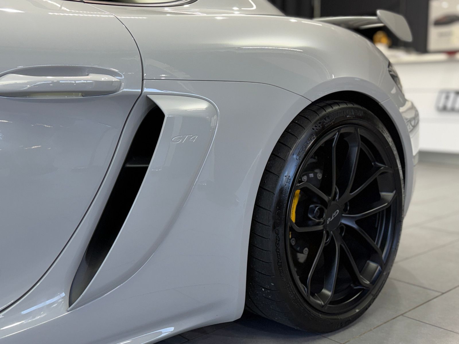 Fahrzeugabbildung Porsche Cayman GT4|918 SCHALENSITZE|PCCB|1.HAND|SCHALTER