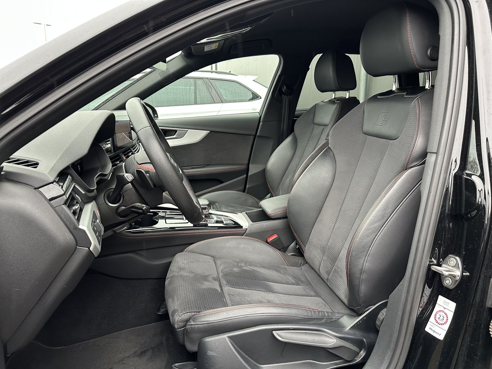 Fahrzeugabbildung Audi A4 Avant 50 TDI Qu S-Line Black NAV+LED+AHK+B&O